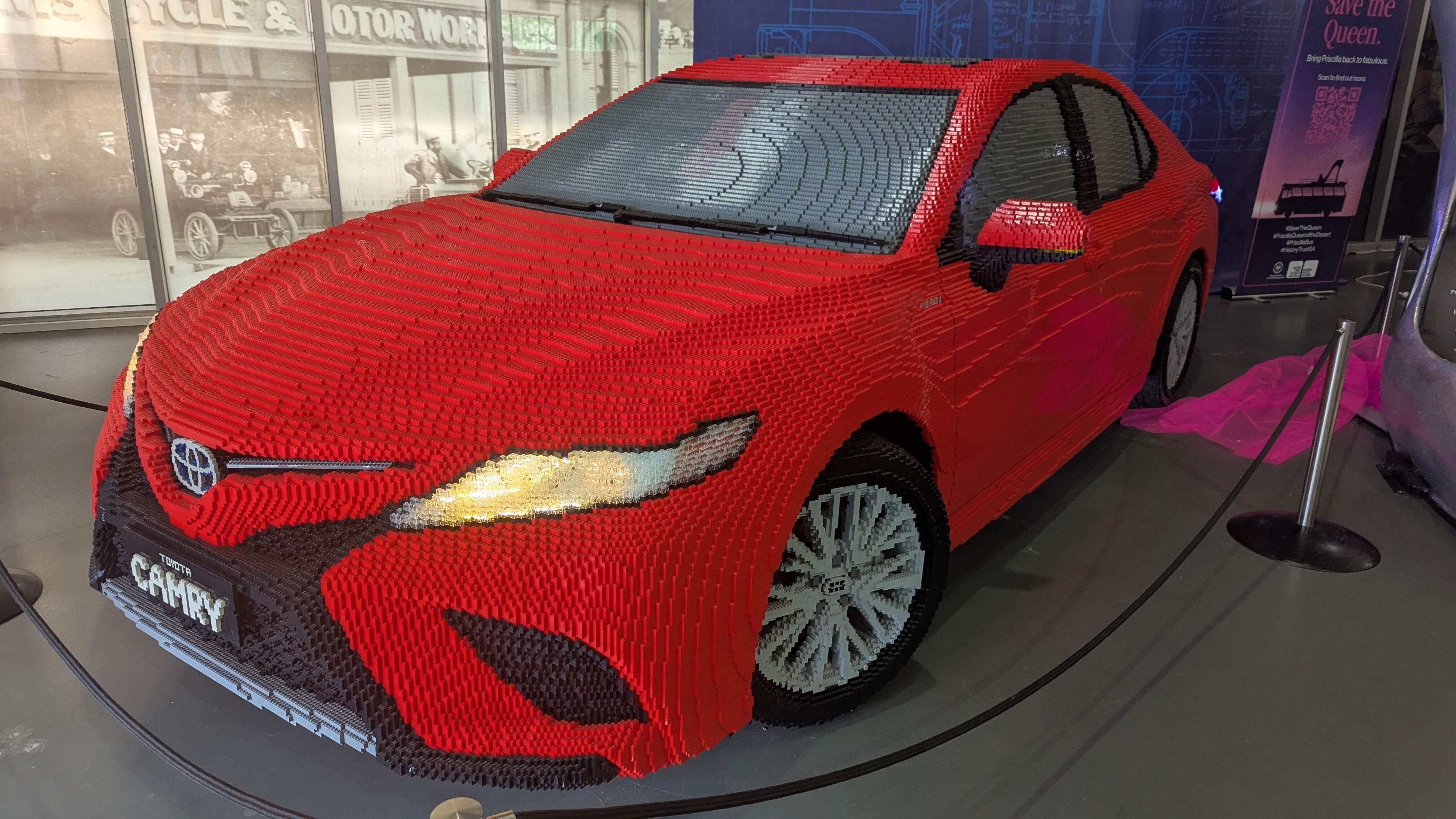 A care entirely made of LEGO!